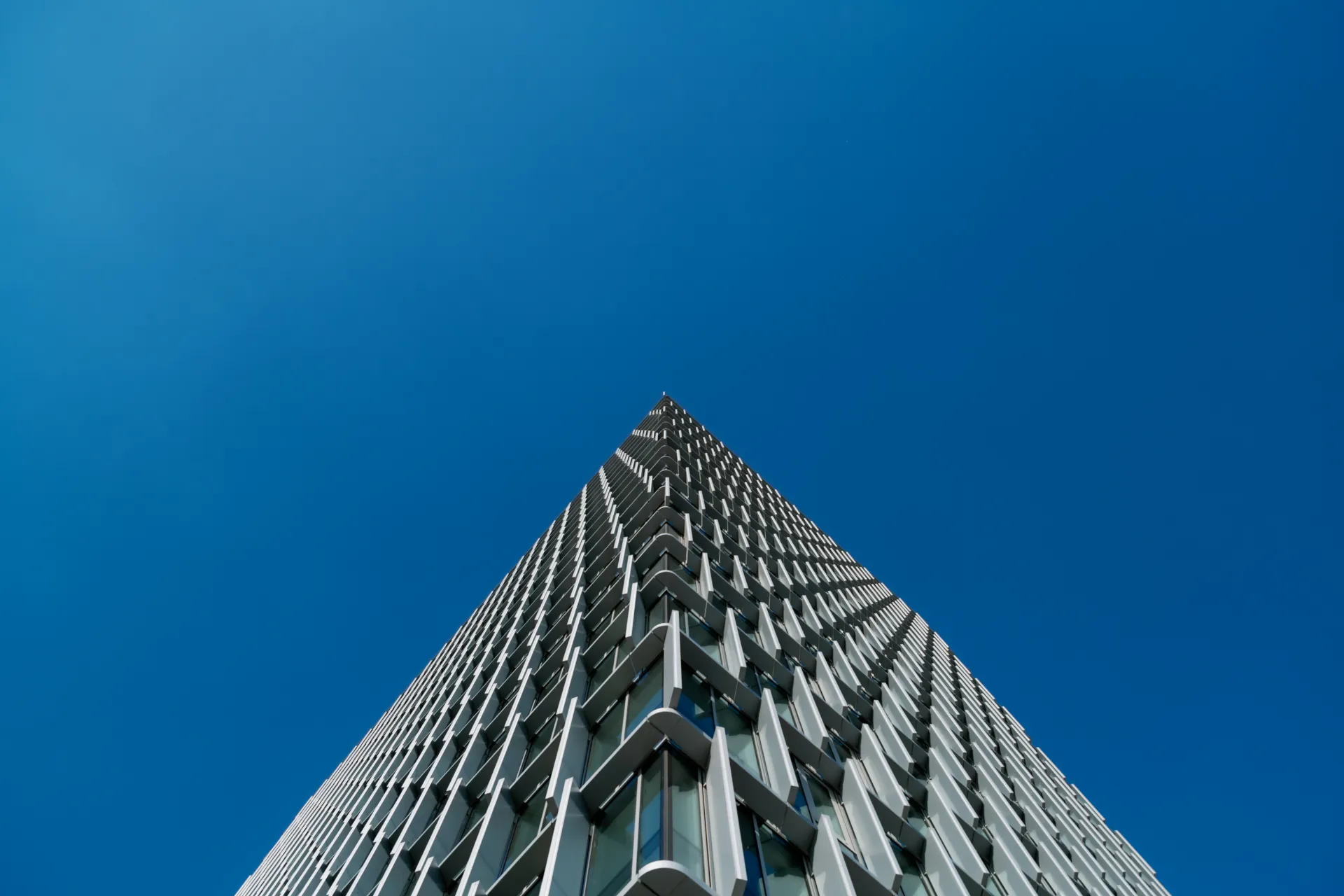 Image of the tower in Piraeus port